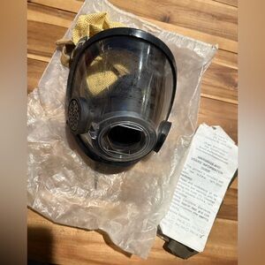 SCOTT AV-3000 FACE PIECE FIRE FIGHTING SCBA MASK with KEVLAR Head Net medium
